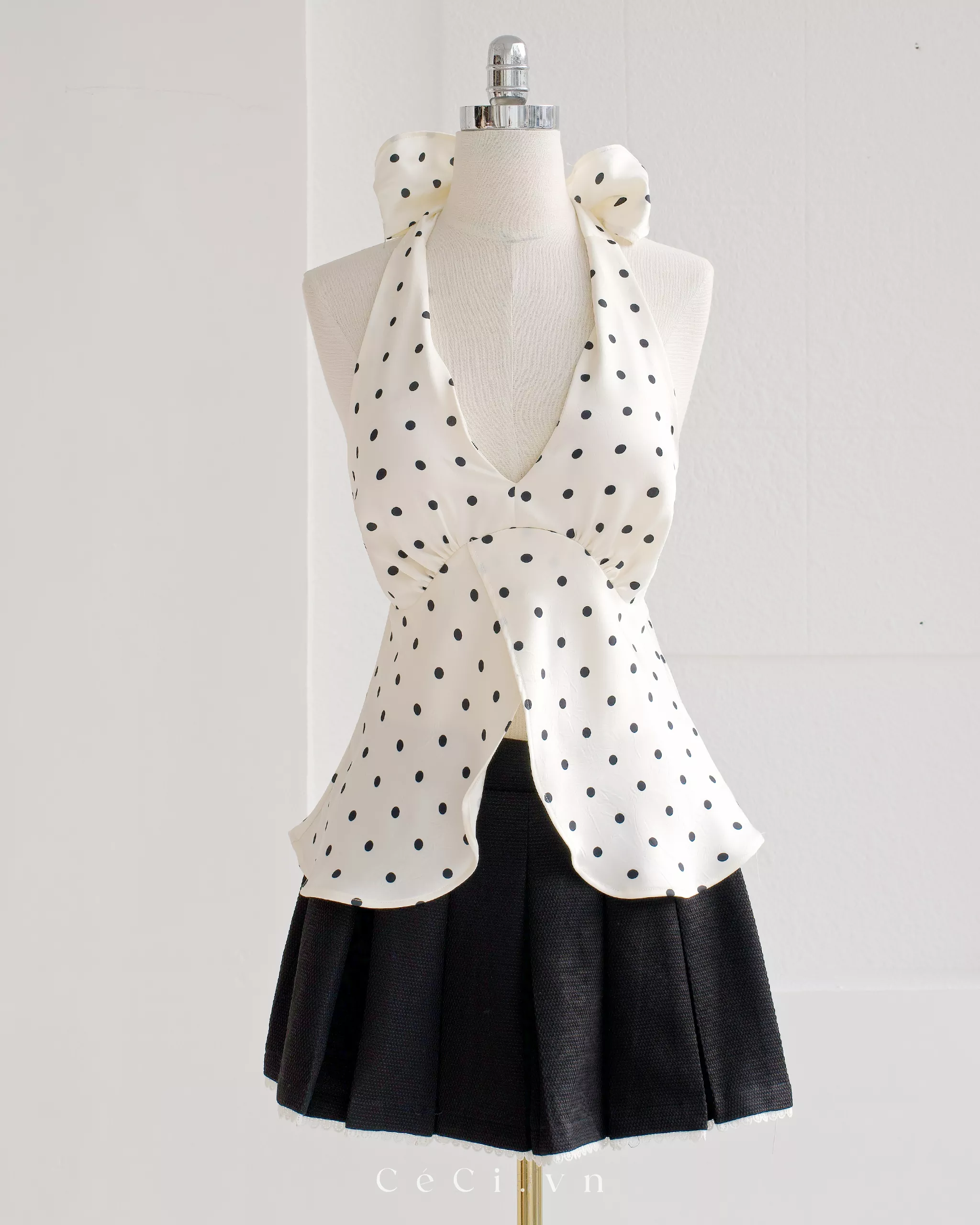 MAVIS TOP 722 –  IVORY POLKA